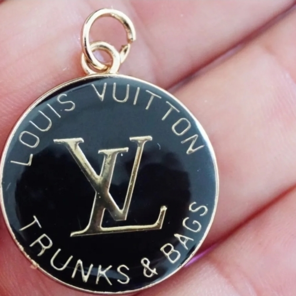 LV Luxury Zipper Pull